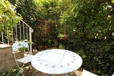 18 Ambra Vale West, Bristol, BS8 4RD