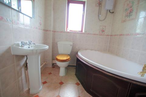27 Big Tree Close, Compton Bishop, Axbridge, BS26 2EY