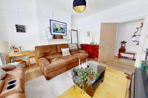 3 bedroom flat to rent, Charleville Road, London W14