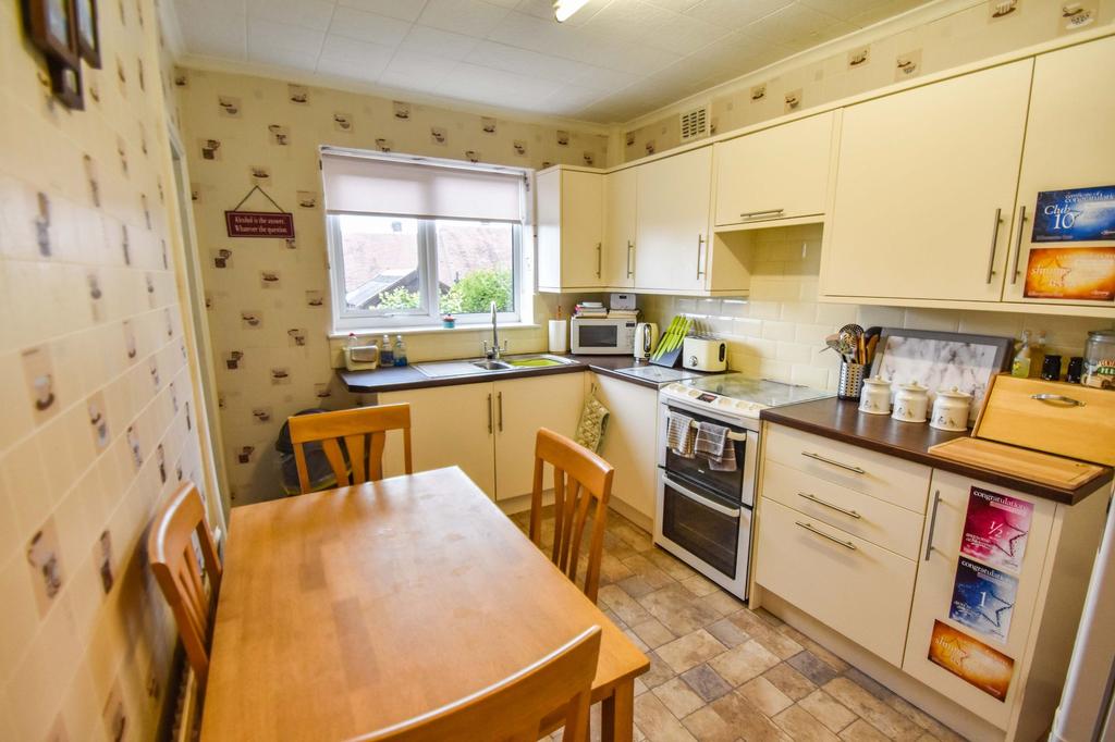 Venwood Road, Prestwich, M25 2 bed semidetached house £210,000