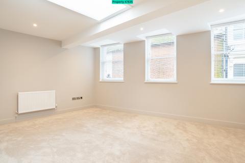 3 bedroom apartment to rent, Apartment 1, 11 Church Street, Folkestone, CT20 1SE