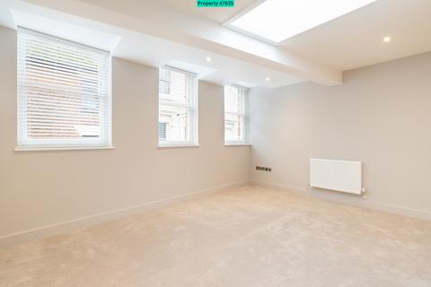 3 bedroom apartment to rent, Apartment 1, 11 Church Street, Folkestone, CT20 1SE