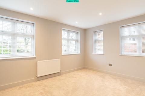 3 bedroom apartment to rent, Apartment 1, 11 Church Street, Folkestone, CT20 1SE