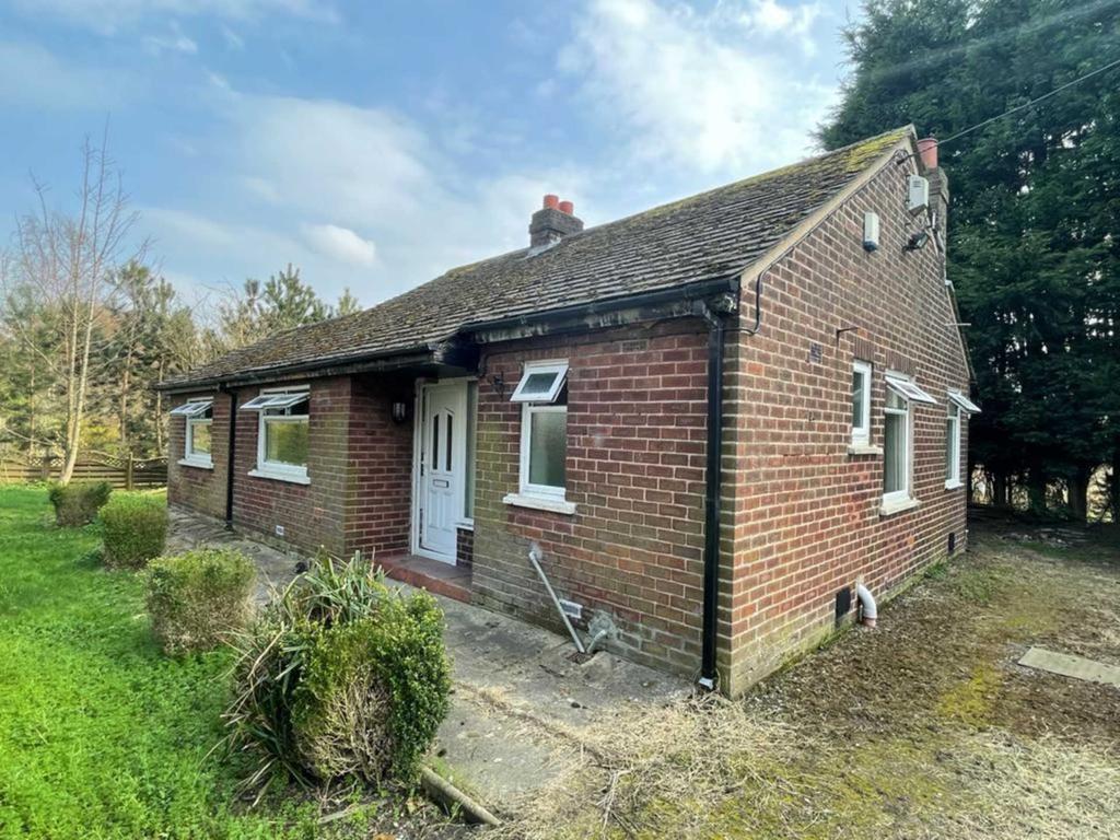White Moss Road South, Skelmersdale 2 bed detached house £125,000
