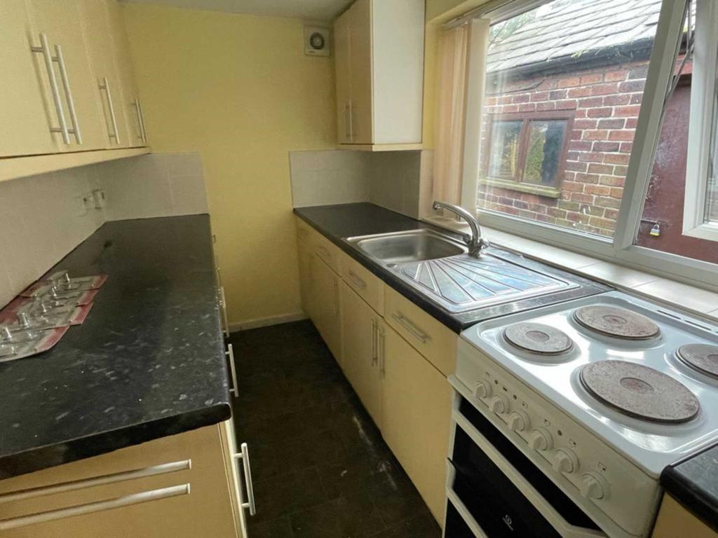 White Moss Road South, Skelmersdale 2 bed detached house £125,000