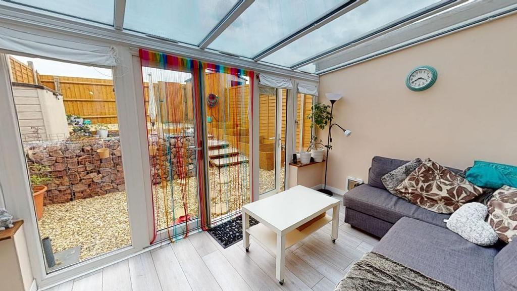 Montague Crescent, Ryehill, Northampton NN5 7RQ 2 bed terraced house