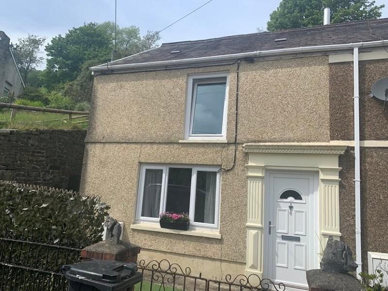 Cyfyng Road, Ystalyfera, Swansea. 2 bed semidetached house £80,000