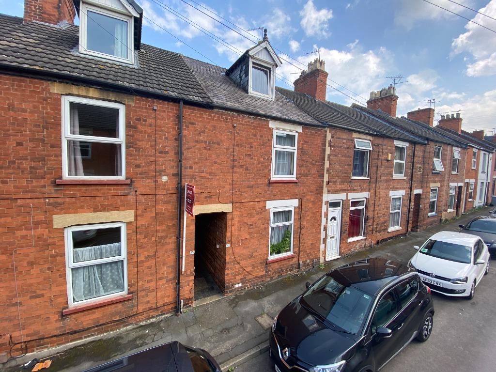 Stamford Street, Grantham, NG31 3 bed terraced house £130,000