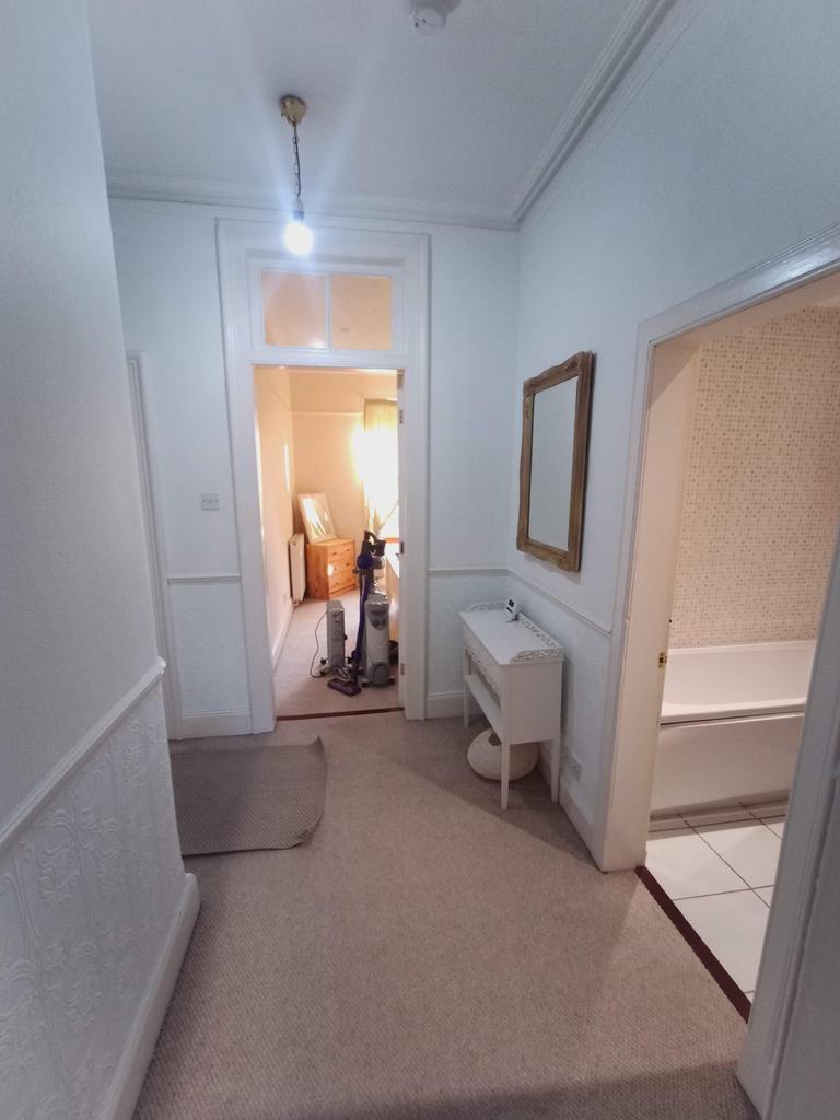 Lounsdale Road, Paisley 1 bed flat £495 pcm (£114 pw)