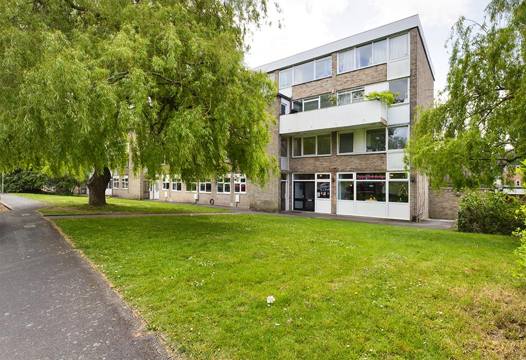Chandlers Ford, Stewart House 2 bed apartment £875 pcm (£202 pw)