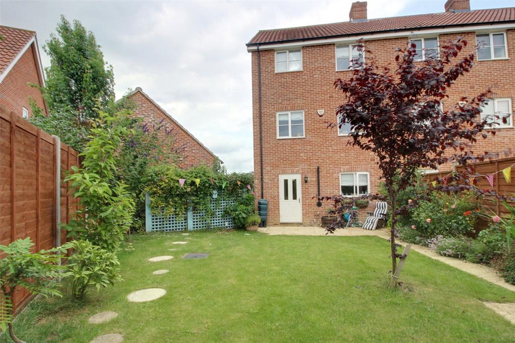 Moffett Road, Swanton Morley, Dereham, Norfolk, NR20 4 bed end of