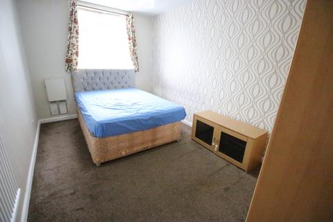 3 bedroom terraced house to rent - Eldridge Close, FELTHAM, Greater London, TW14