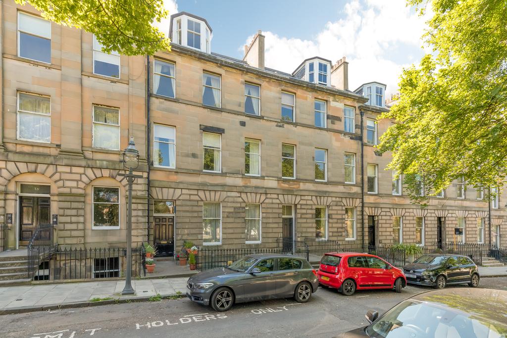 Bellevue Crescent, Edinburgh EH3 3 bed flat £490,000