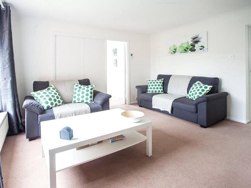 Chiltern Court, Fawcett Road, Windsor, SL4 2 bed apartment £1,275 pcm