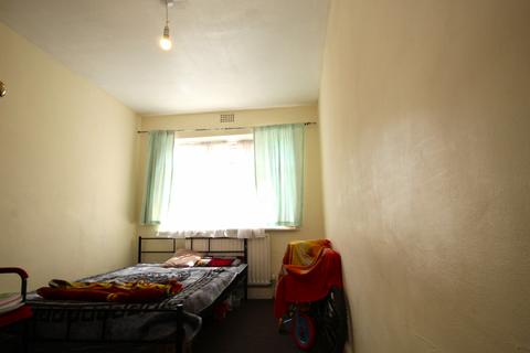 2 bedroom flat to rent, Stanley Avenue, Wembley HA0