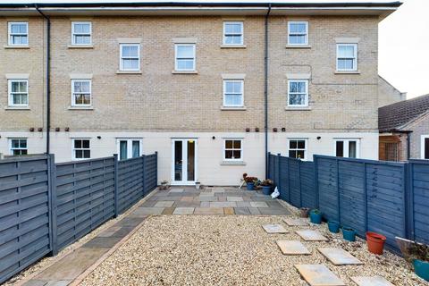 4 bedroom terraced house to rent - Bulrush Crescent, Bury St Edmunds, IP33
