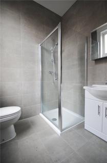 Studio to rent, Holloway Road, London, N7