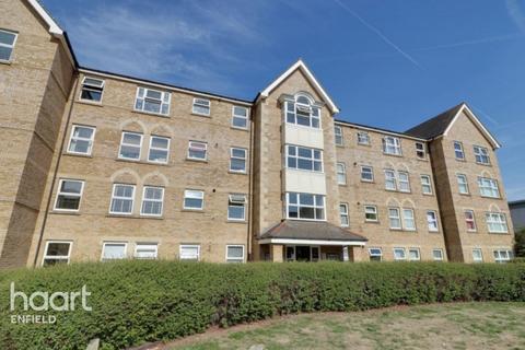 86 Cobham Close, Enfield, EN1 3SU