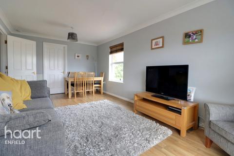 86 Cobham Close, Enfield, EN1 3SU