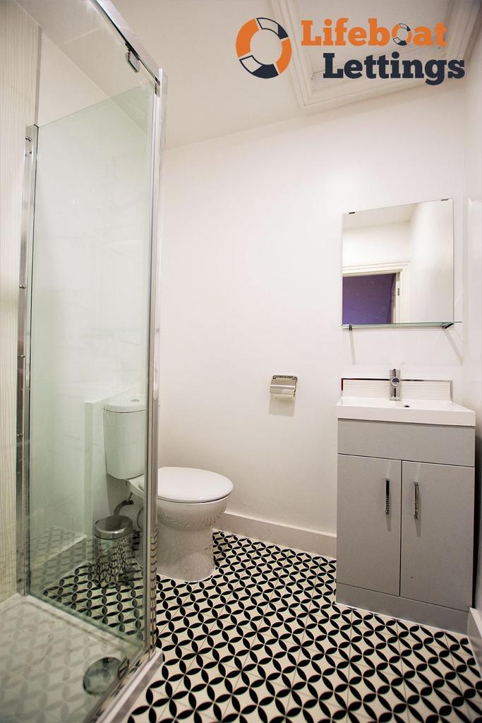 Bedroom 2 ensuite