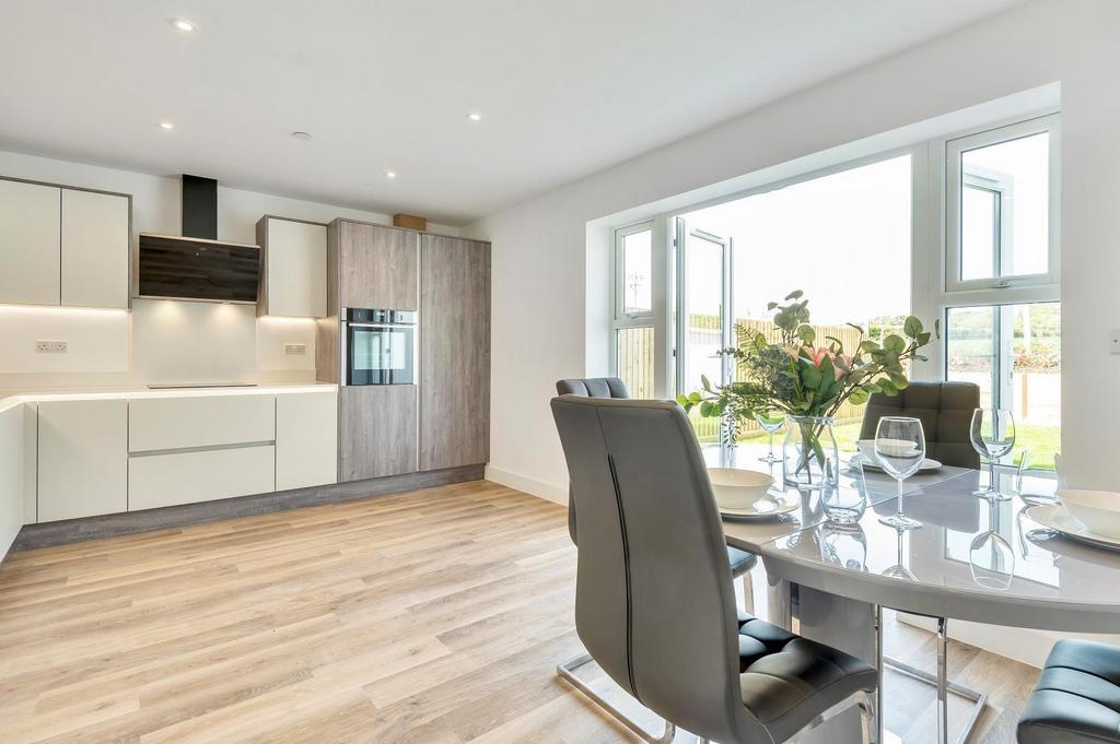 4- Kitchen