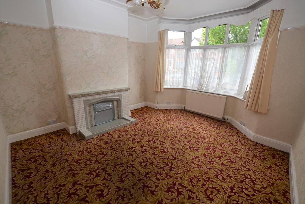 Bradfield Road Stretford M32 3 bed semidetached house £1,200 pcm (£