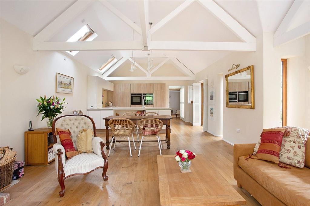 Sitting/Dining Room