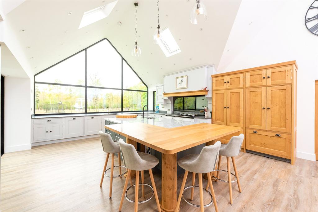 Kit/Fam/Dining Room