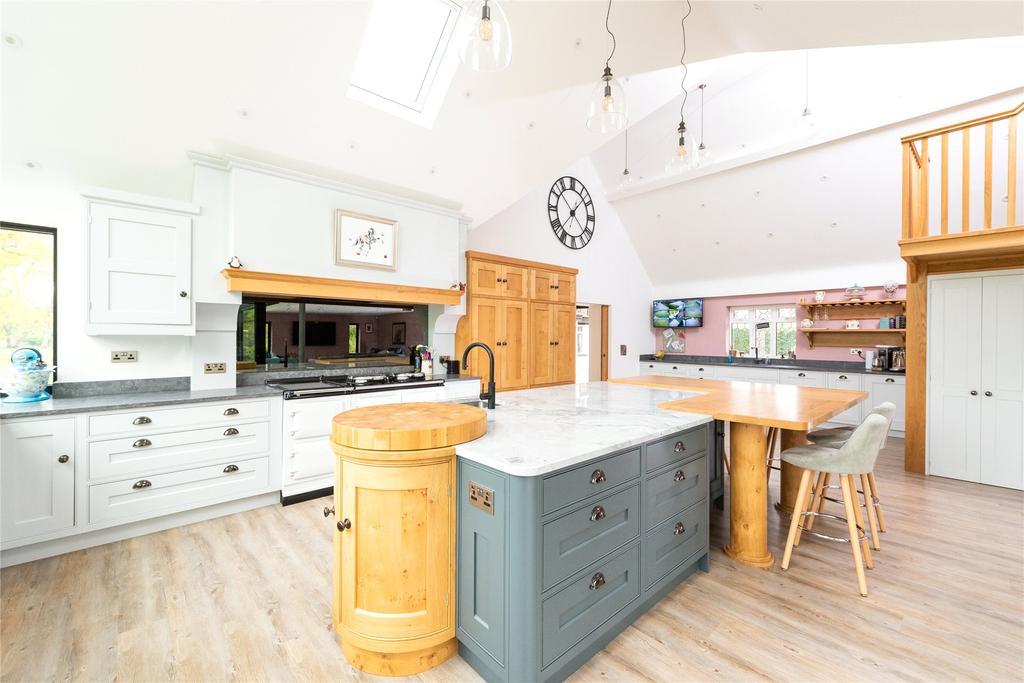 Kit/Fam/Dining Room