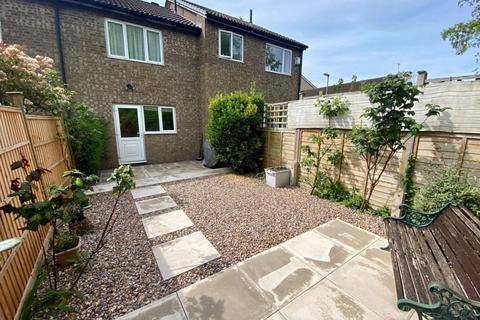 42 Chedworth Close, Northampton, NN3 5HW