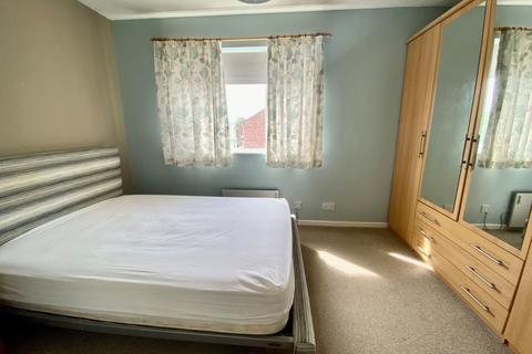 42 Chedworth Close, Northampton, NN3 5HW