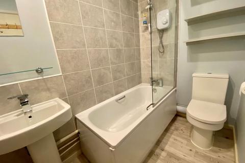 42 Chedworth Close, Northampton, NN3 5HW