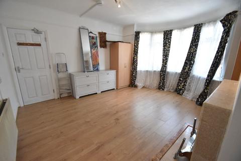 42 Sutton Lane, Hounslow, TW3 3BD