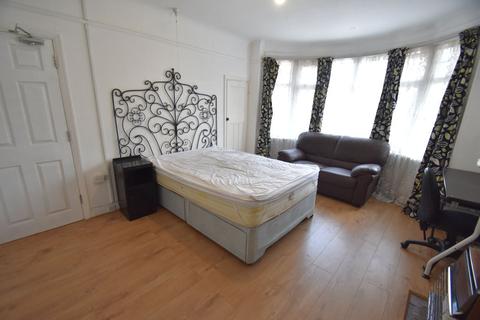 42 Sutton Lane, Hounslow, TW3 3BD