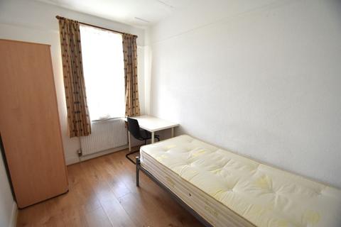 42 Sutton Lane, Hounslow, TW3 3BD