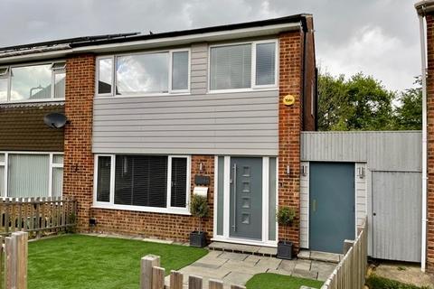 3 bedroom semi-detached house to rent, Halstead Walk, Allington, ME16