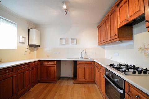 2 bedroom flat to rent - Old Milton Road, New Milton, Hampshire. BH25 6DT