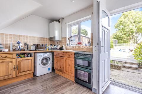 171 Slades Drive, Chislehurst, BR7 6JZ