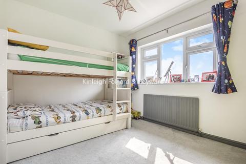 171 Slades Drive, Chislehurst, BR7 6JZ