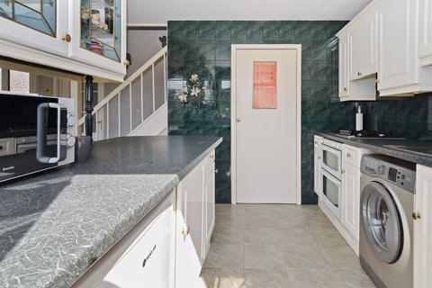 13 Rowan Close, Sturry, Canterbury, CT2 0JB