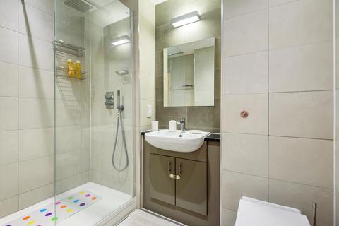 Flat 3, Blake House Bishops Road, Slough, SL1 1FG
