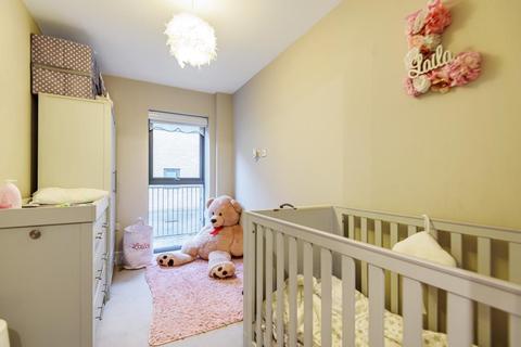 Flat 3, Blake House Bishops Road, Slough, SL1 1FG