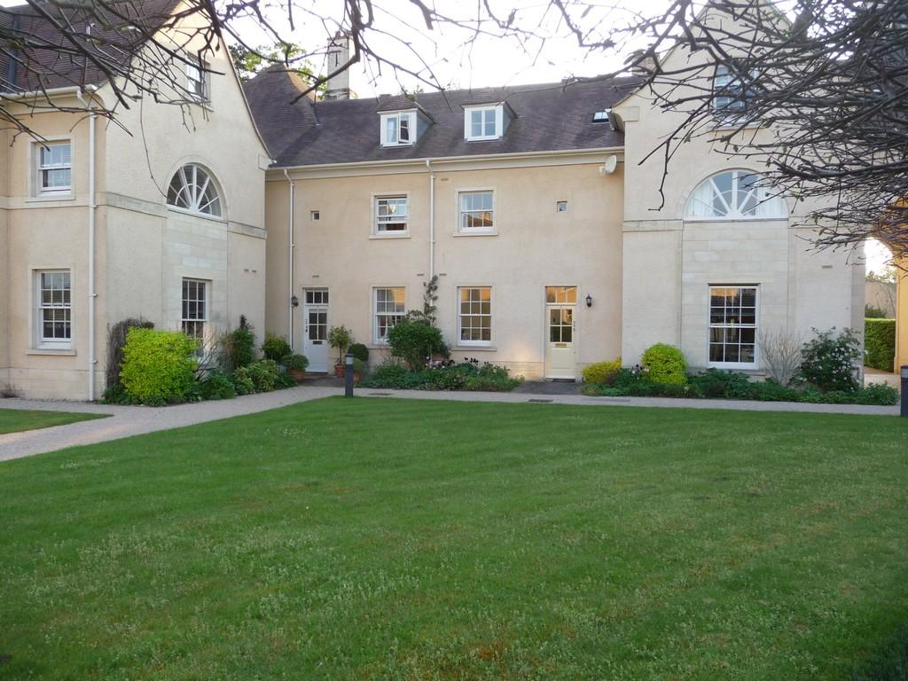 The Stables, Lechlade 3 bed townhouse £430,000