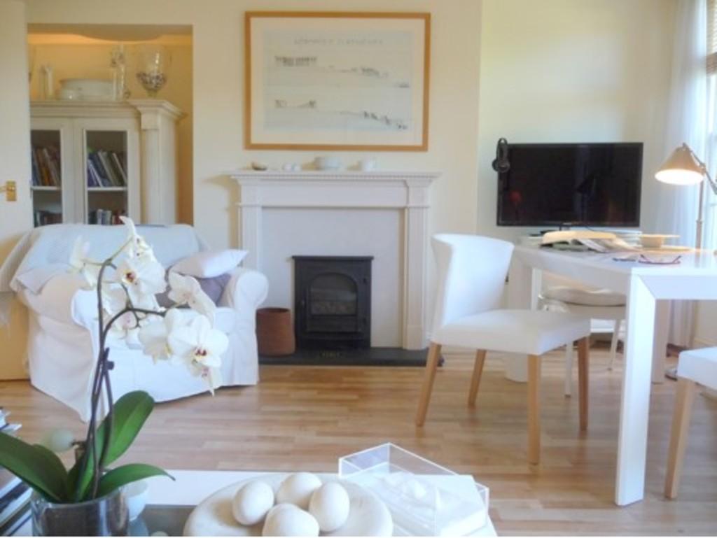 The Stables, Lechlade 3 bed townhouse £430,000