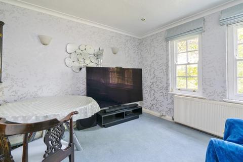 10 Albury Drive, Pinner, HA5 3RN