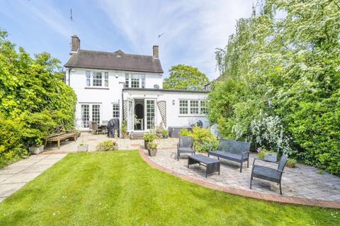 10 Albury Drive, Pinner, HA5 3RN
