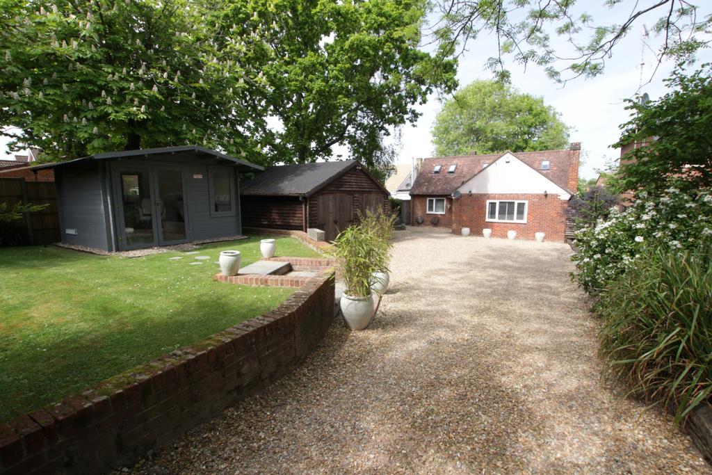 Forest Road Denmead 4 Bed Detached Bungalow £735 000