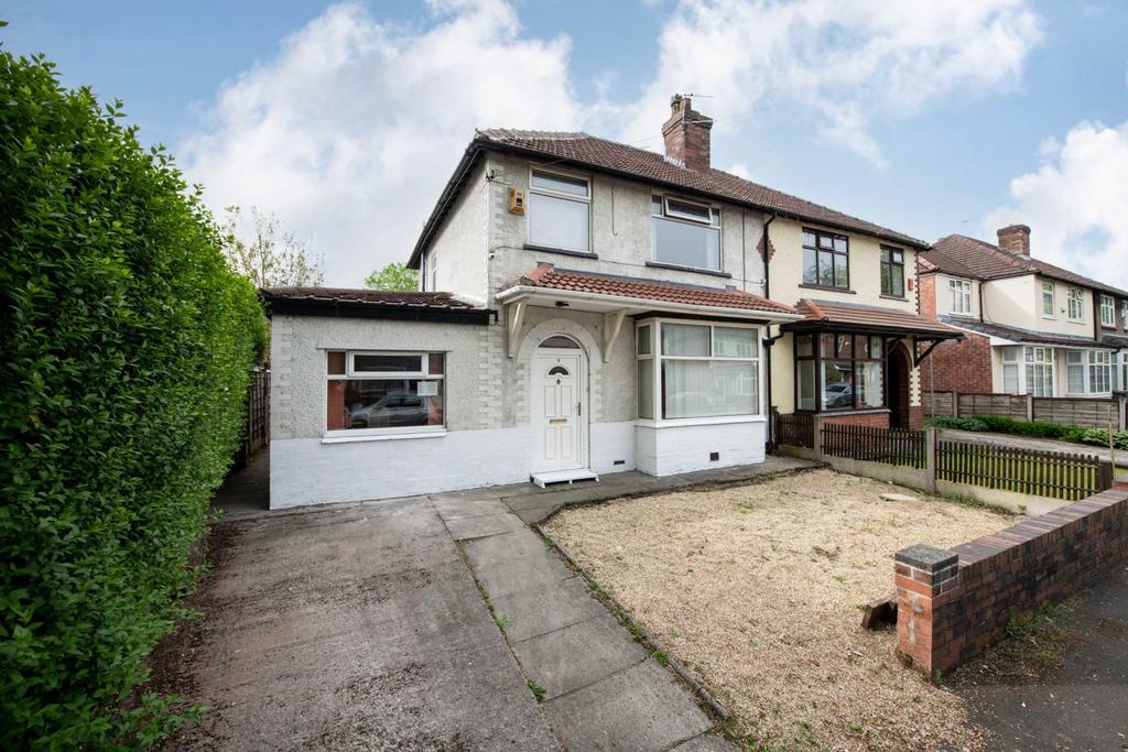Spencer Avenue, Whitefield 3 bed semidetached house £230,000