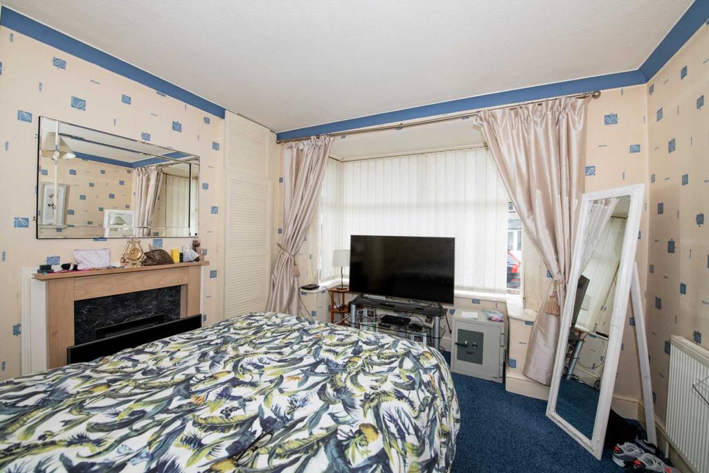Spencer Avenue, Whitefield 3 bed semidetached house £230,000