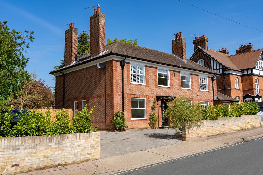 Ipswich Fenn Wright Signature 5 bed detached house £1,150,000